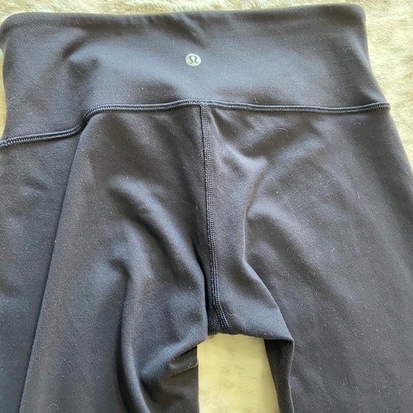 Lululemon Athletic Navy leggings. Full length low rise - Picture 3 of 4